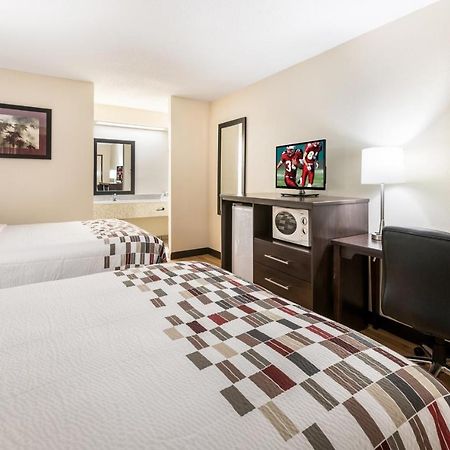 Red Roof Inn Indianapolis - Castleton Экстерьер фото
