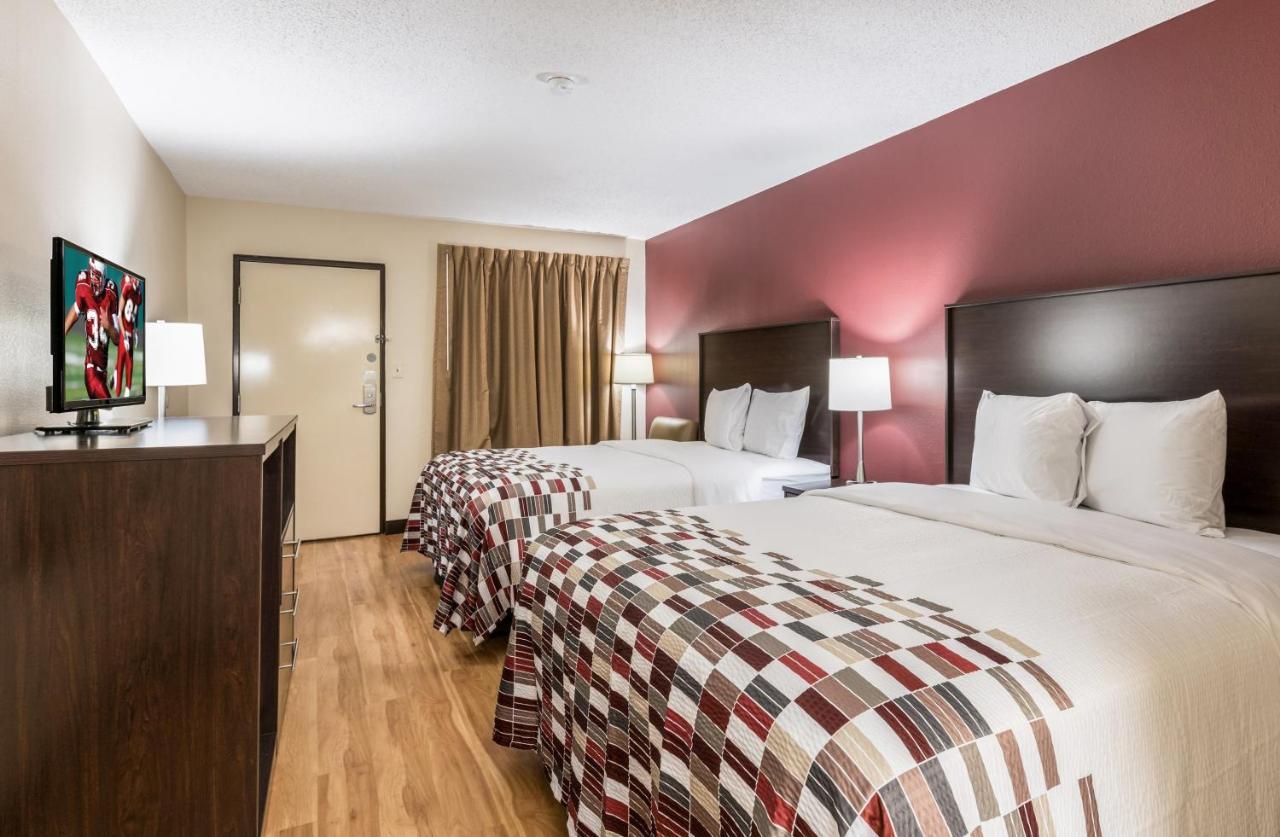 Red Roof Inn Indianapolis - Castleton Экстерьер фото
