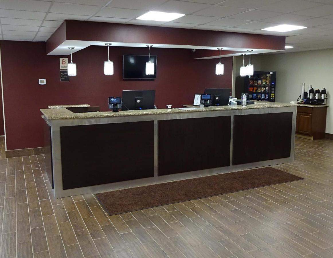 Red Roof Inn Indianapolis - Castleton Экстерьер фото