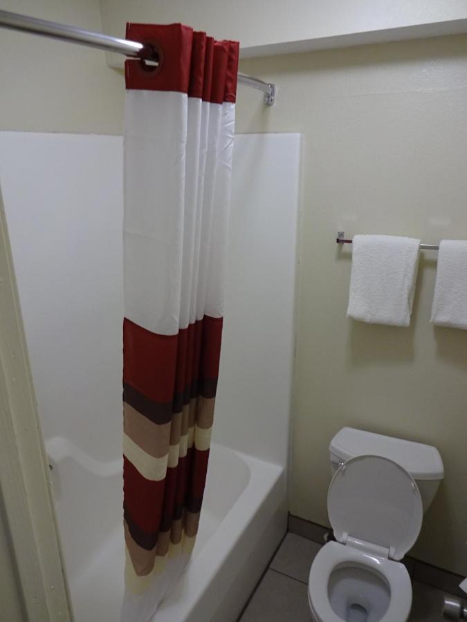 Red Roof Inn Indianapolis - Castleton Экстерьер фото